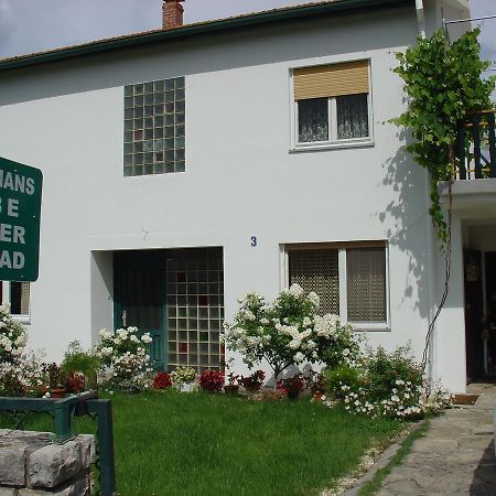 Apartments And Rooms Mirjana Bibinje Exterior foto