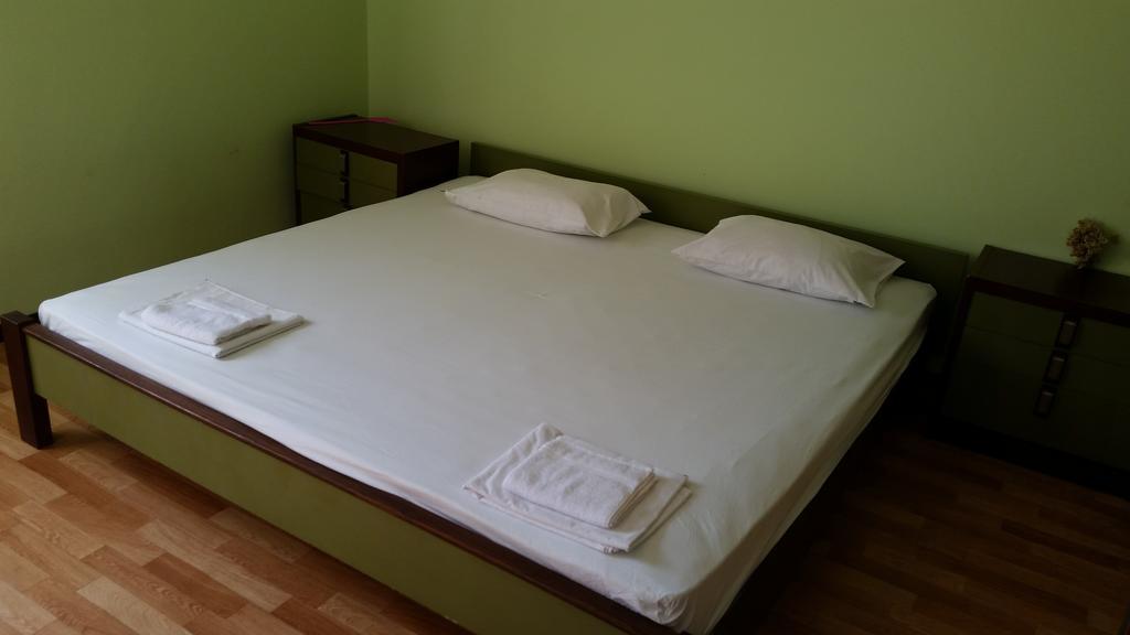 Apartments And Rooms Mirjana Bibinje Quarto foto