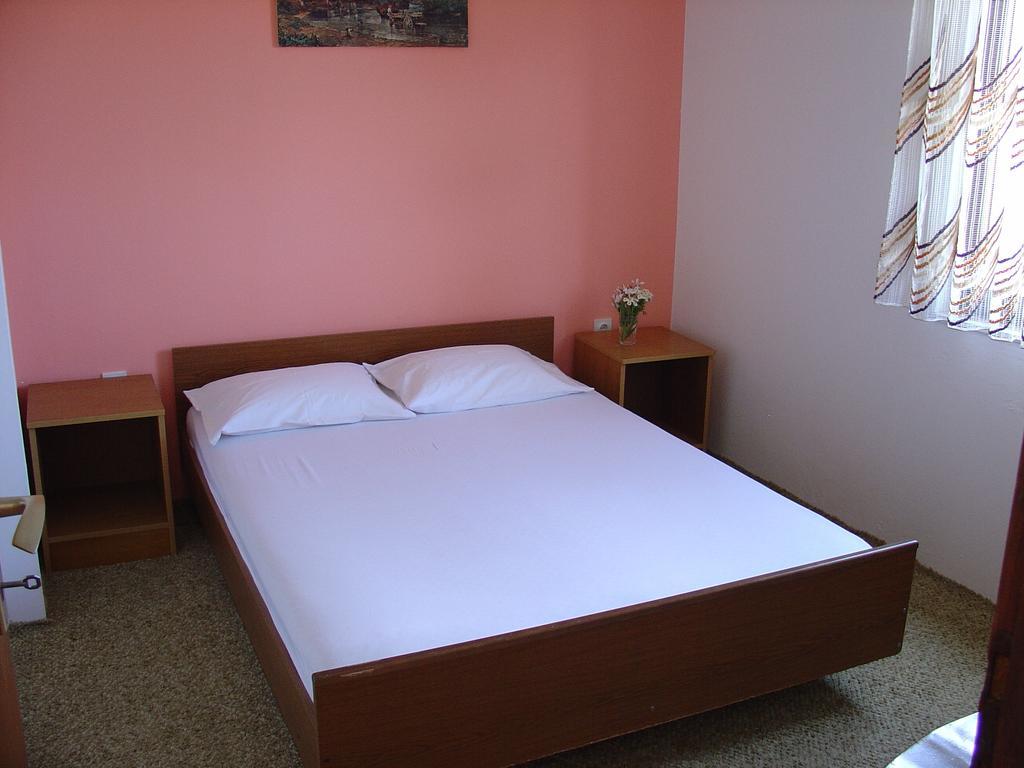 Apartments And Rooms Mirjana Bibinje Quarto foto